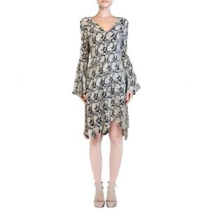 Signature by Robbie Bee Floral Bell Sleeve Dress XL